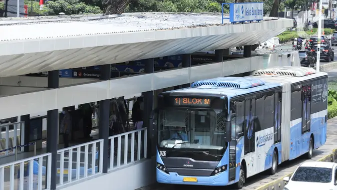 Aksi di Kompleks DPR, Transjakarta Ubah 11 Layanan Bus Kamis Ini