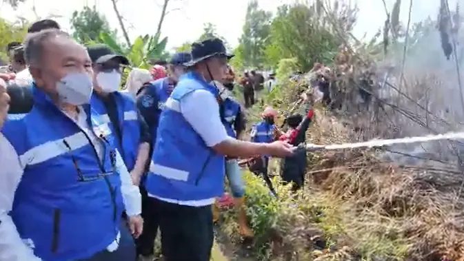 Jumhur Hidayat Prioritaskan Padam Api dan Lindungi Warga Kalsel