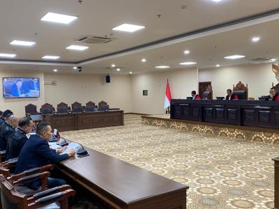 Ahli Forensik Digital Rismon Sianipar Bersama Enam Pemohon Uji Pasal 158 KUHAP di MK