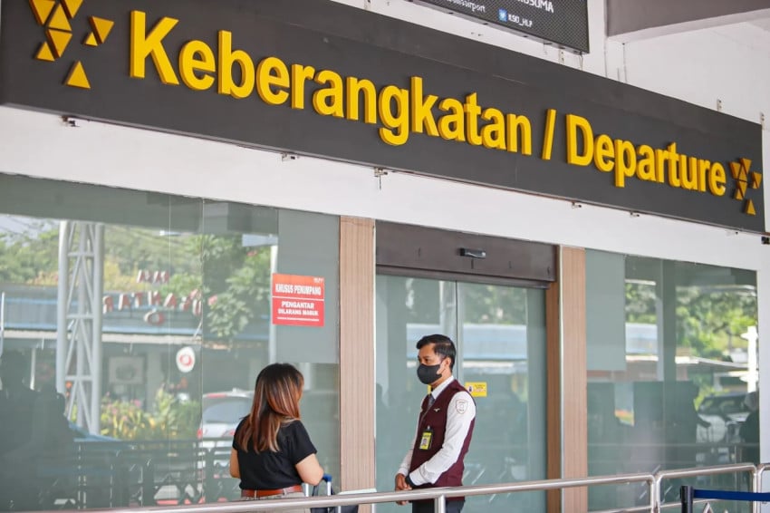 Abu Anak Krakatau Tahan 8 Bandara hingga Pagi, Penumpang Sumut Waspada Transit Jakarta